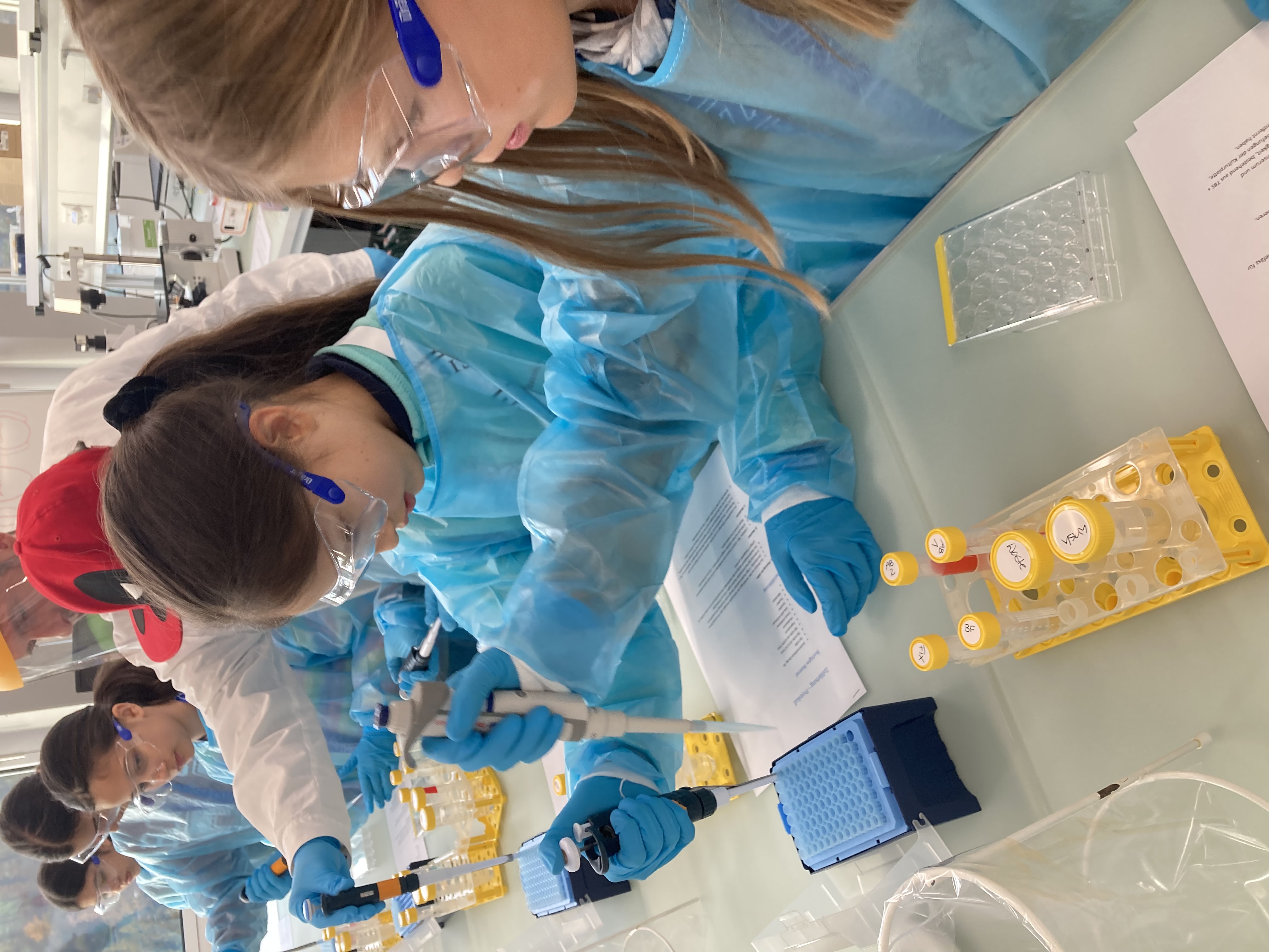 Von der Zelle zur Geschäftsidee Werde Wissenschaftlerin und Jungunternehmerin für einen Tag!